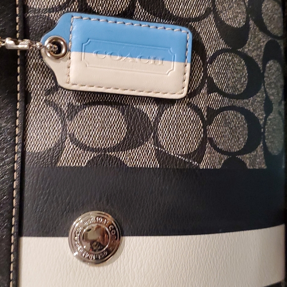 Coach Handbag - Picture 5 of 15